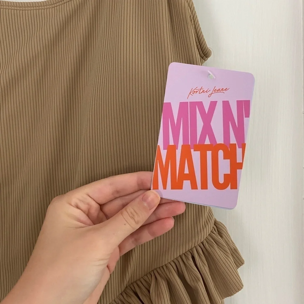 KORTNI JEANE Women’s Ribbed Sand Brown Skirted One-Piece Swimsuit in Size M NWT - Picture 7 of 9